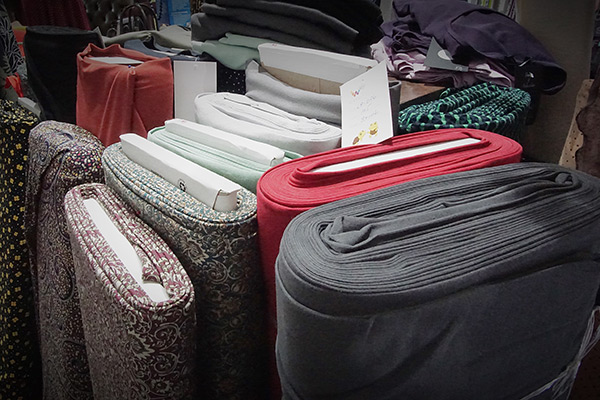 Große Auswahl an Stoffen